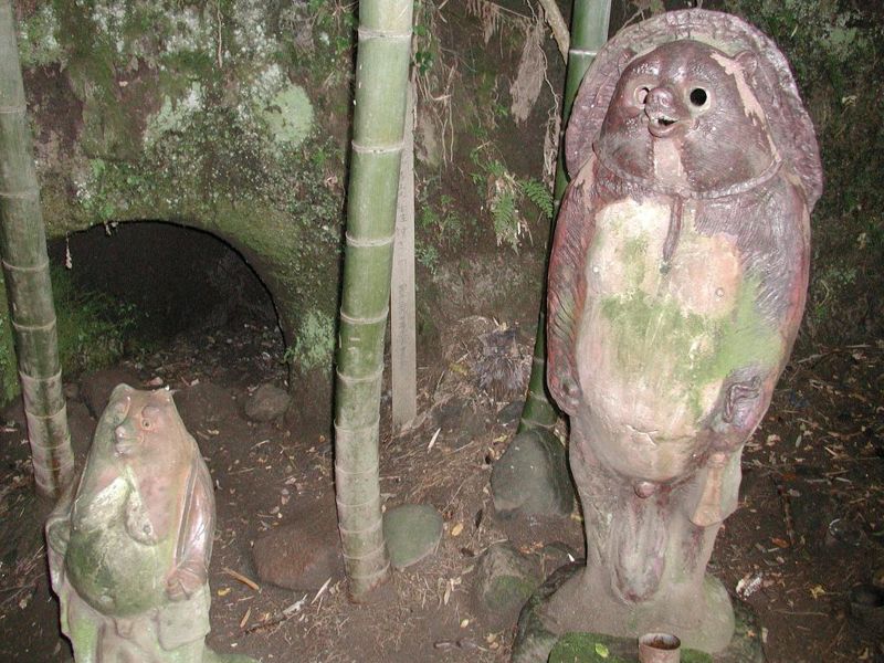 File:Kamakura Tanuki.jpg